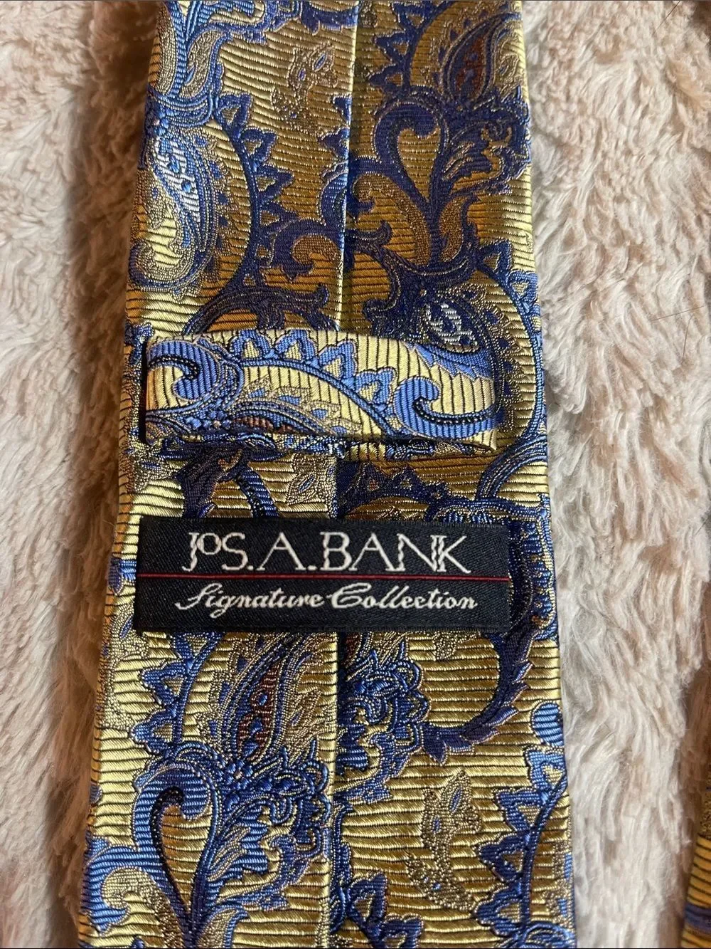 JoS A Bank  Gold and Blue Paisley Men's Tie nwt